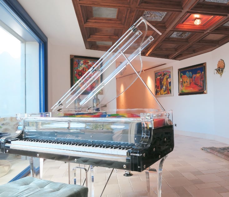 Luxury Pianos Inc logo