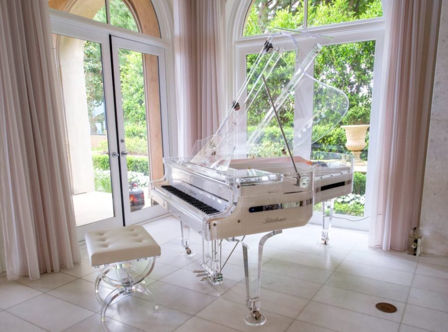 Luxury transparent pianos